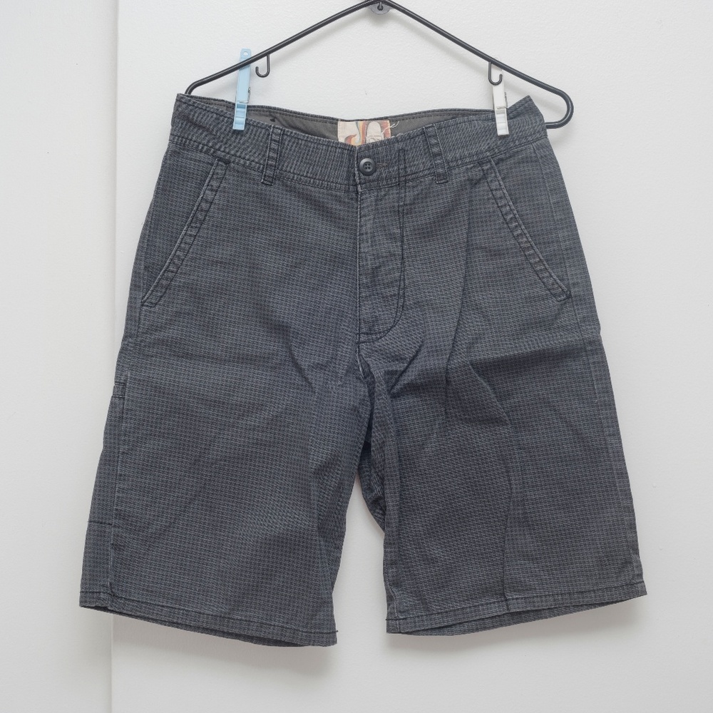 Men’s Houndstooth Grey Shorts, Size 32